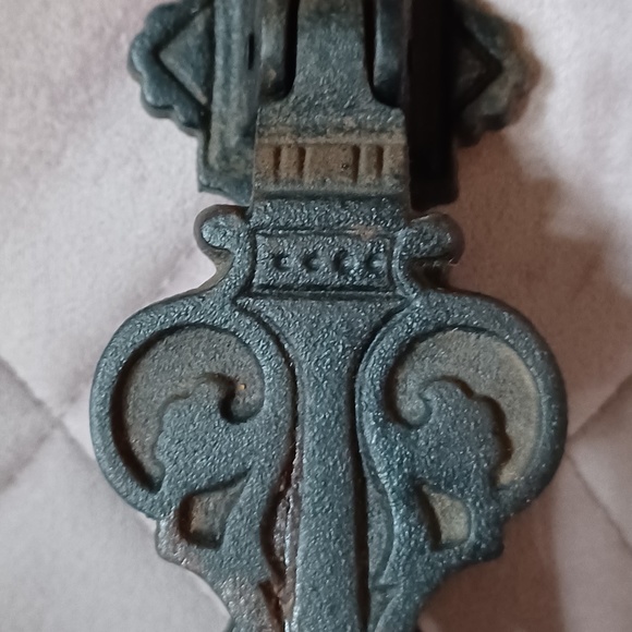 Vintage Eastlake Style Aged Gothic Black Cast Iron Door Knocker - Picture 2 of 8